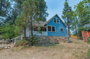 Sweet Blue Spruce - Perfect vintage style two bedroom! Roomy, rustic and cozy little cabin!